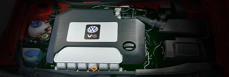 2.8-литровый бензиновый силовой агрегат VW AQP под капотом Фольксваген Гольф.