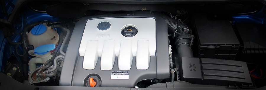 2.0-литровый дизельный силовой агрегат VW BKD под капотом Фольксваген Туран.