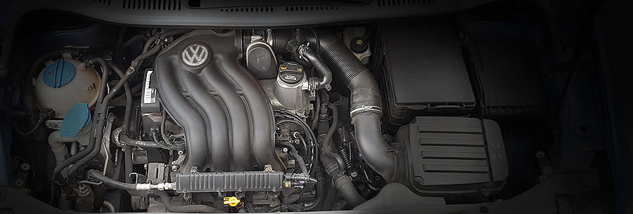 Двухлитровый бензиновый силовой агрегат VW BSX под капотом Volkswagen Caddy.