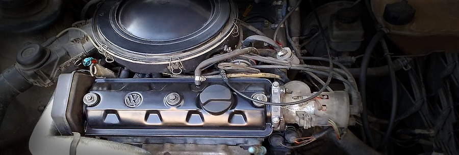1.3-литровый бензиновый силовой агрегат VW MH под капотом Фольксваген Гольф.