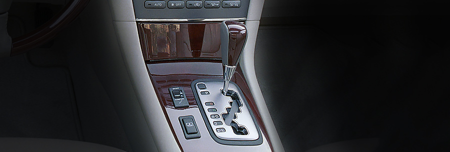 Рычаг управления 5-ступенчатой автоматической коробки Aisin AW95-50LS в кабине Lexus ES300.