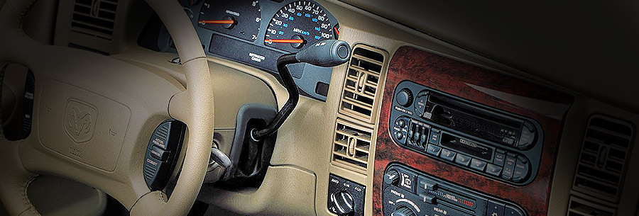 Рычаг управления 4-ступенчатой автоматической коробки Chrysler 44RE в кабине Джип Чероки