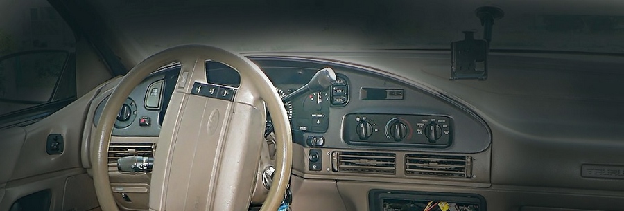 Рычаг управления 4-ступенчатой автоматической коробки Ford AXOD в кабине Форд Таурус.
