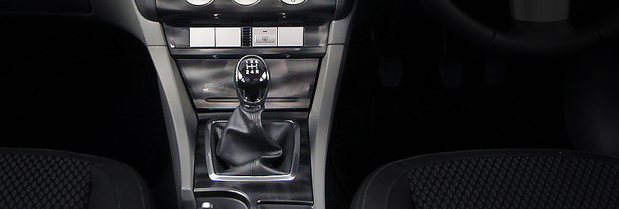 Рычаг управления 5-ступенчатой механической коробки IB5 в кабине Форд Фокус