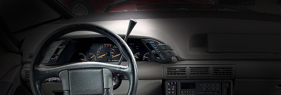 Рычаг управления 4-ступенчатой автоматической коробки GM 4Т60Е в кабине Pontiac Trans Sport