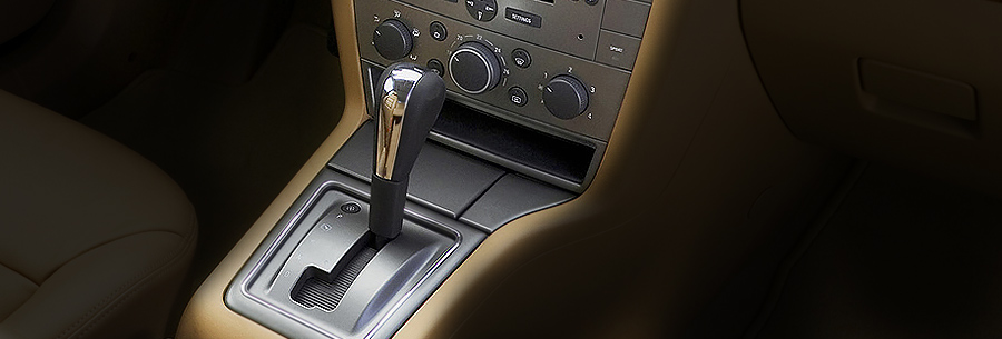 Рычаг управления 6-ступенчатой автоматической коробки AF40 в кабине Opel Signum.