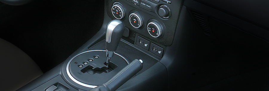 Рычаг управления 6-ступенчатой автоматической коробки SJ6A-EL в кабине Mazda MX-5