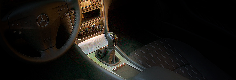 Рычаг управления 6-ступенчатой механической коробки Mercedes 716.6 в кабине Mercedes C-class.
