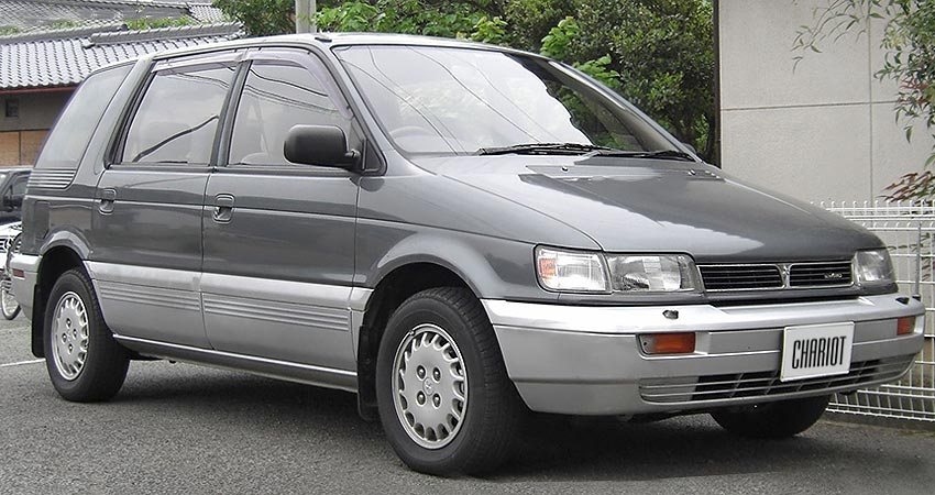 Mitsubishi Chariot 1993 года с автоматической коробкой W4A32
